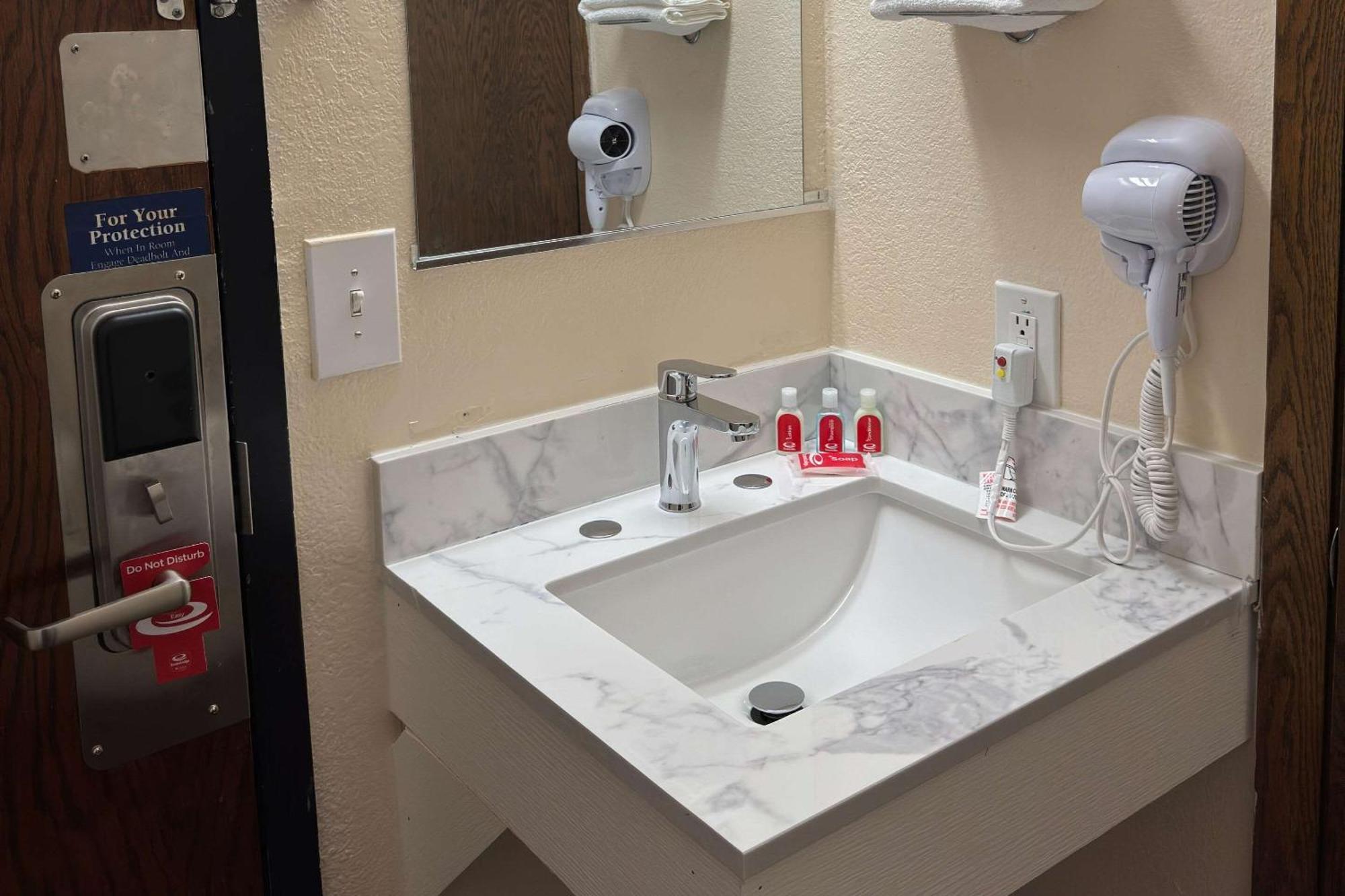 Econo Lodge Waite Park Екстер'єр фото
