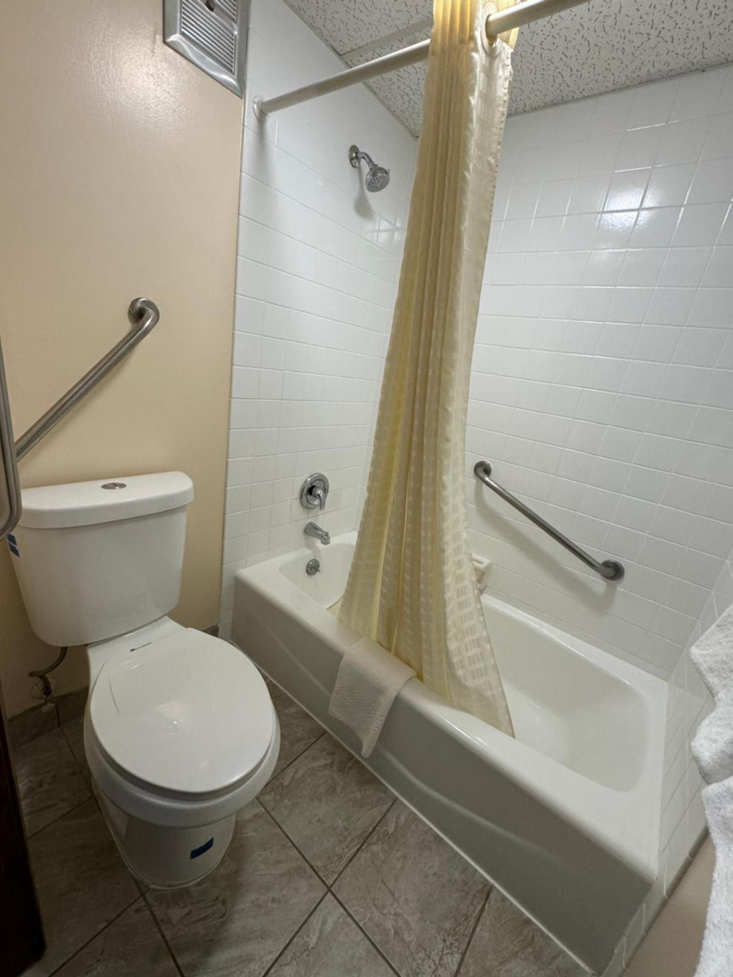 Econo Lodge Waite Park Екстер'єр фото