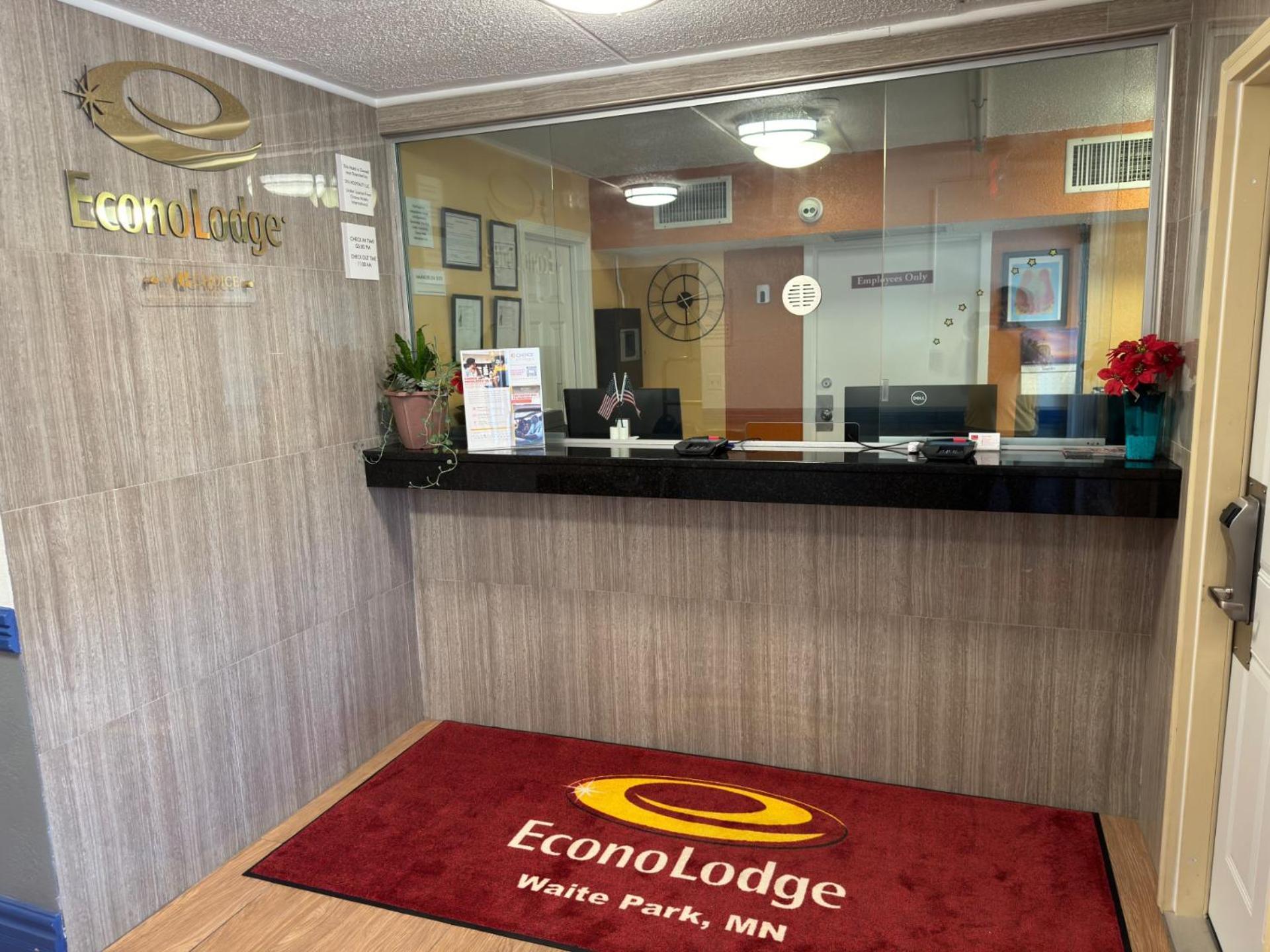 Econo Lodge Waite Park Екстер'єр фото